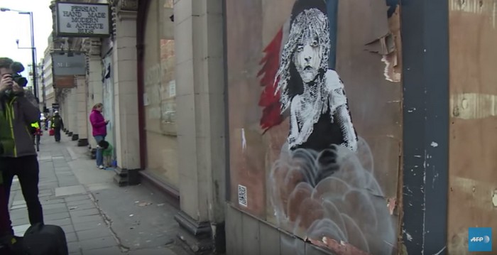 A new interactive mural by  Banksy popped up in London over the weekend.