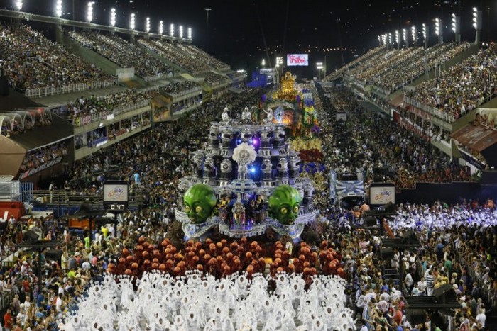 We all know that the most exciting, colorful and bigger Carnival in the world its the Brazilian Carnival.