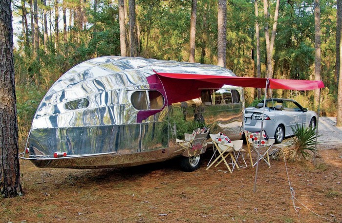 A road trip isn't usually a luxury experience, but with Bowlus Road Chief, a luxury road trip is now possible.