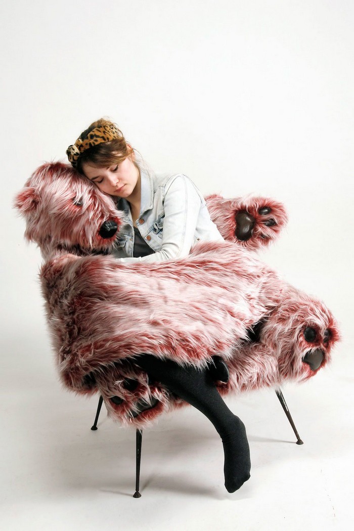 Ania Kanicka is a Polish designer willing to turn your home into a fluffier place with her polar bear armchair.